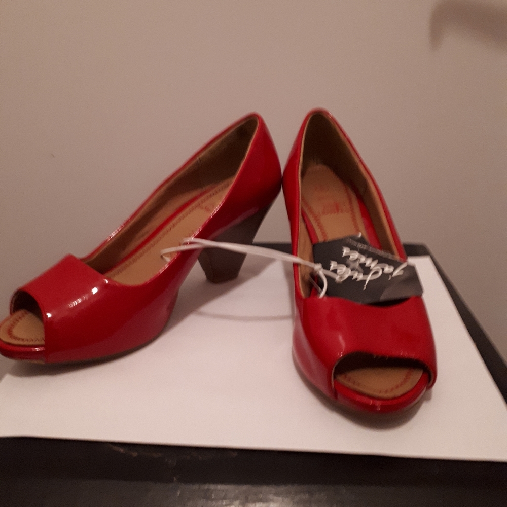 Red open toe pumps size 6